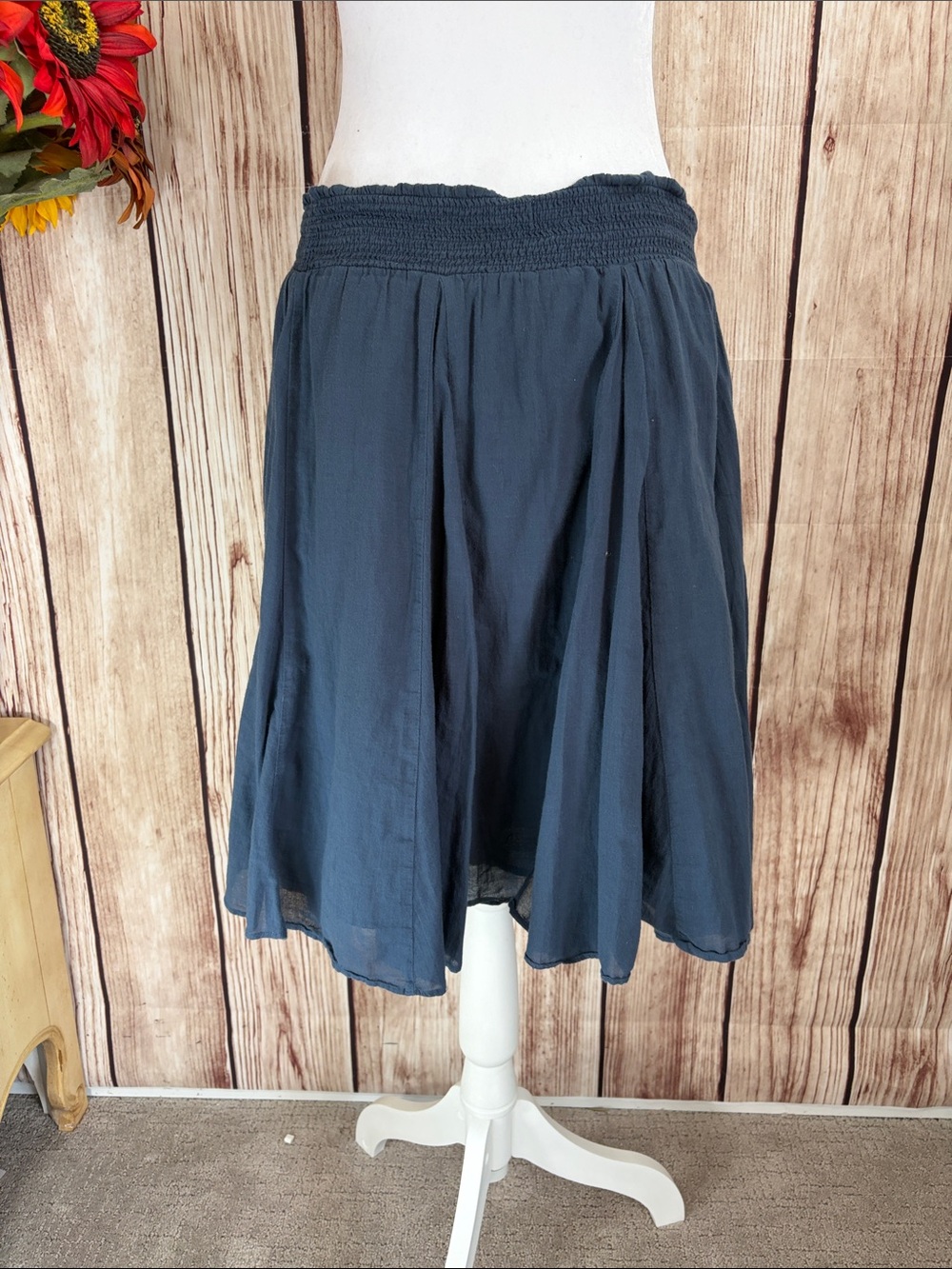 Banana Republic Flowy Blue Skirt with Elastic Waistband Lightweight A-Line Med. - Picture 4 of 7
